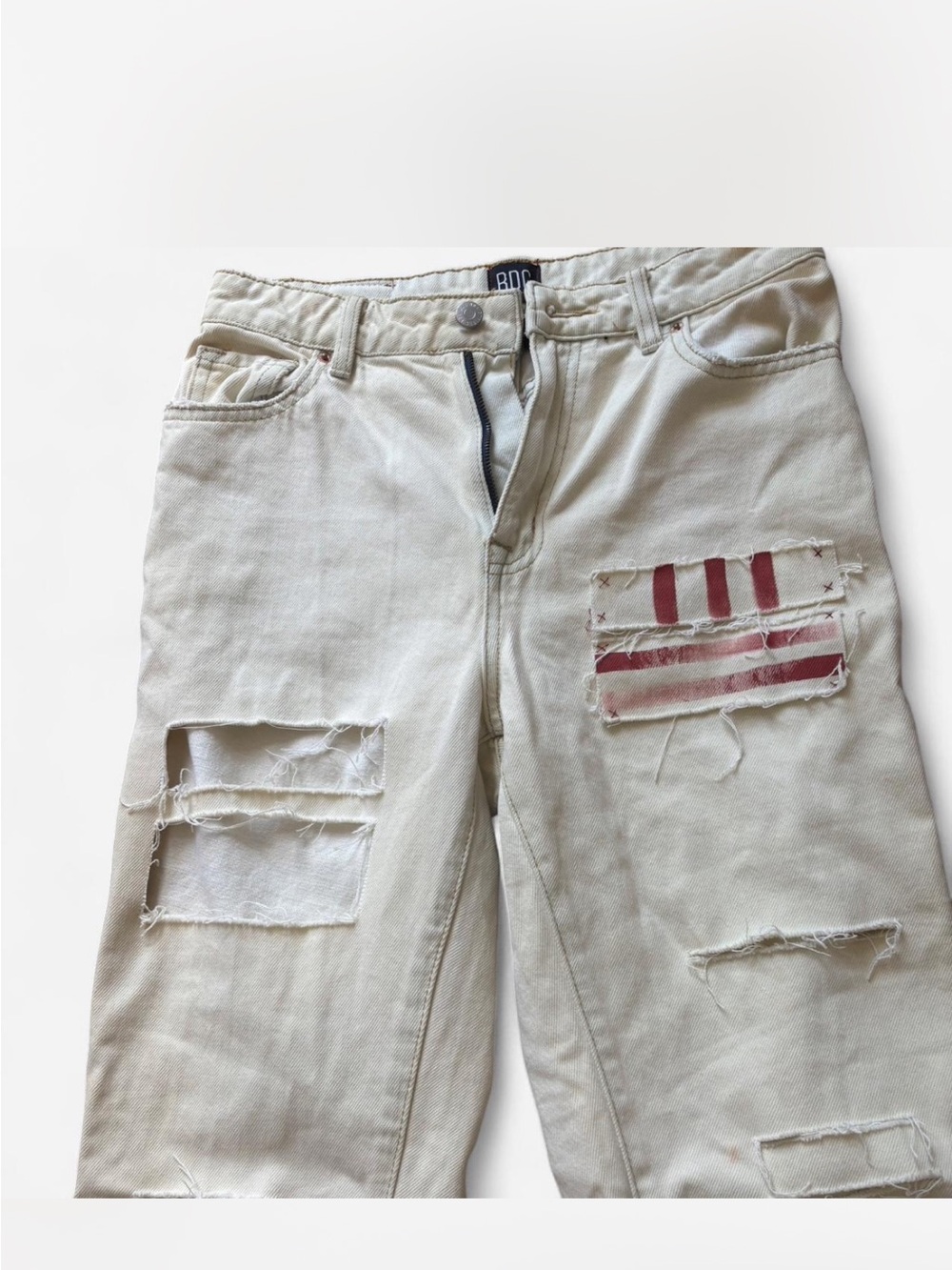 BDG Denim Pants in Cream with Distressed look and Red Painted Detail